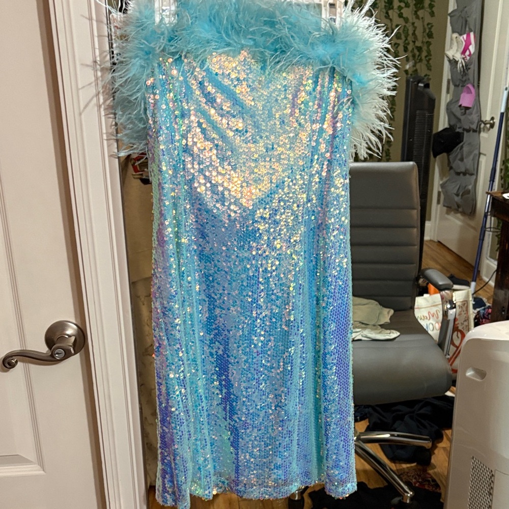 Sequin Feather-Trimmed Prom Dress - Blue